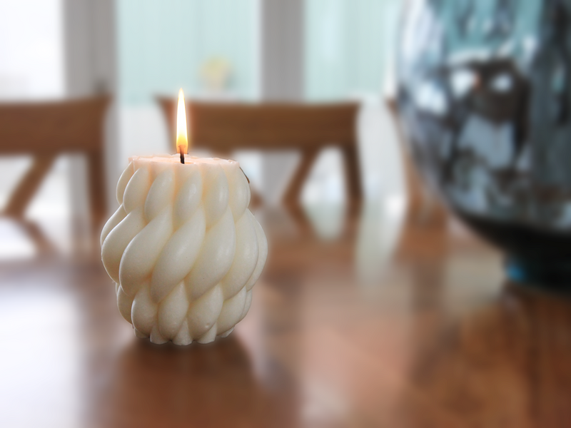 Twirly knotted Unscented candle